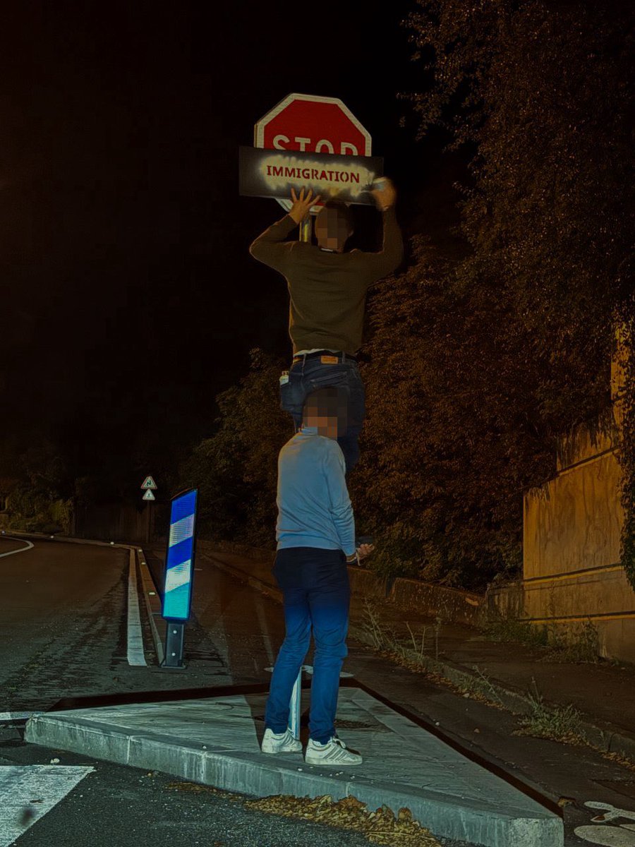 Ligne__Droite's tweet image. 🔴 INFO LD : À Lyon, des militants identitaires ont recouvert plus de 150 panneaux « STOP » du mot immigration, pour exprimer leur opposition.

Un message martelé dans toute la Ville des Lumières : STOP IMMIGRATION.