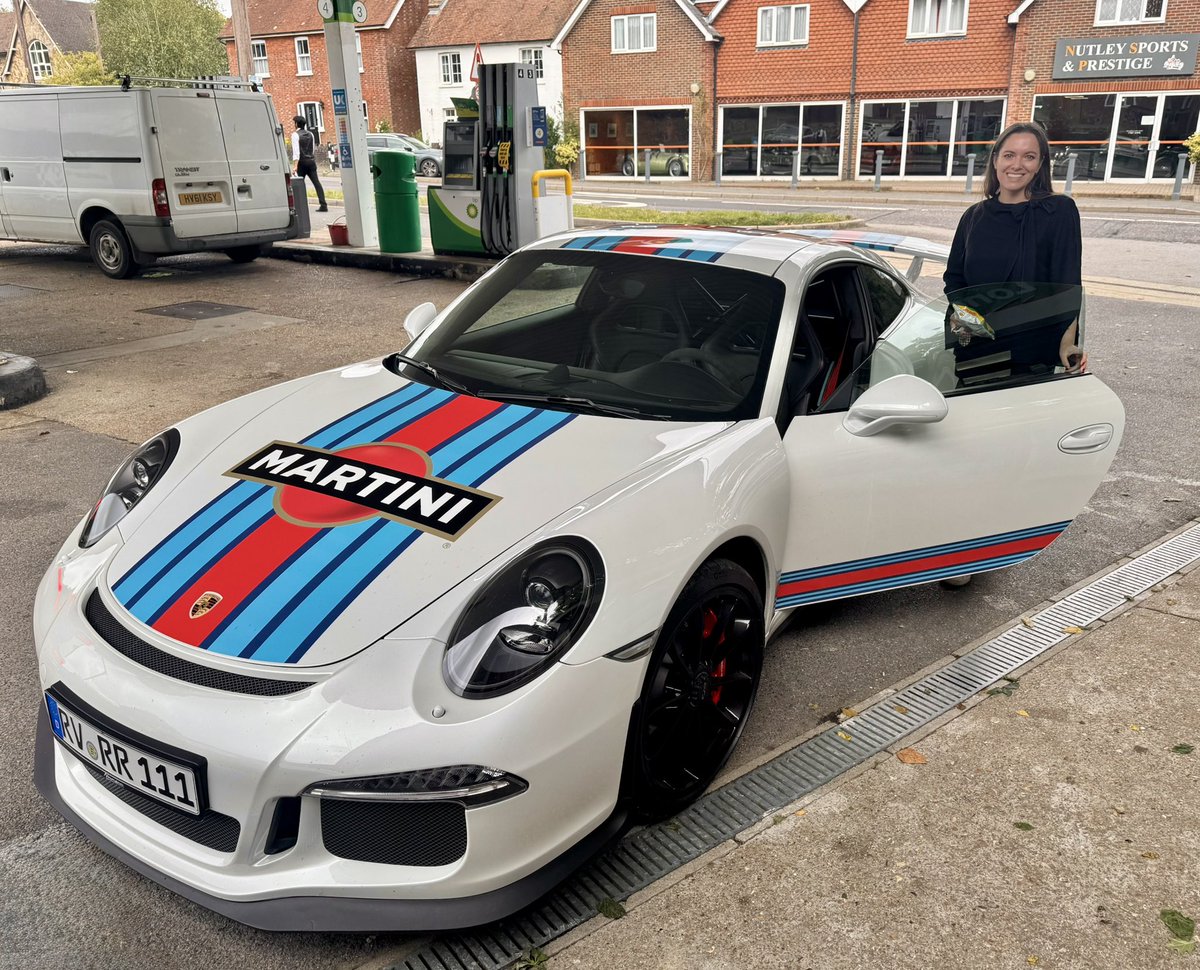 Caught a unicorn in the wild – a Porsche 991 GT3 Clubsport in PTS Onyx Mother of Pearl with Martini Racing livery. 🍸🏁

Rare spec. Legendary livery. Pure Porsche.

#porsche #gt3 #martiniracing #nutleysportsprestige