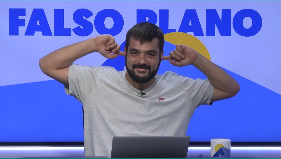 Hoje podem ver-nos n'A Bola Tv mais cedo que o habitual, já que o episódio será transmitido pelas 20 horas.  
Esperamos que nos consigam ouvir bem 🫶
#falsoplanopod