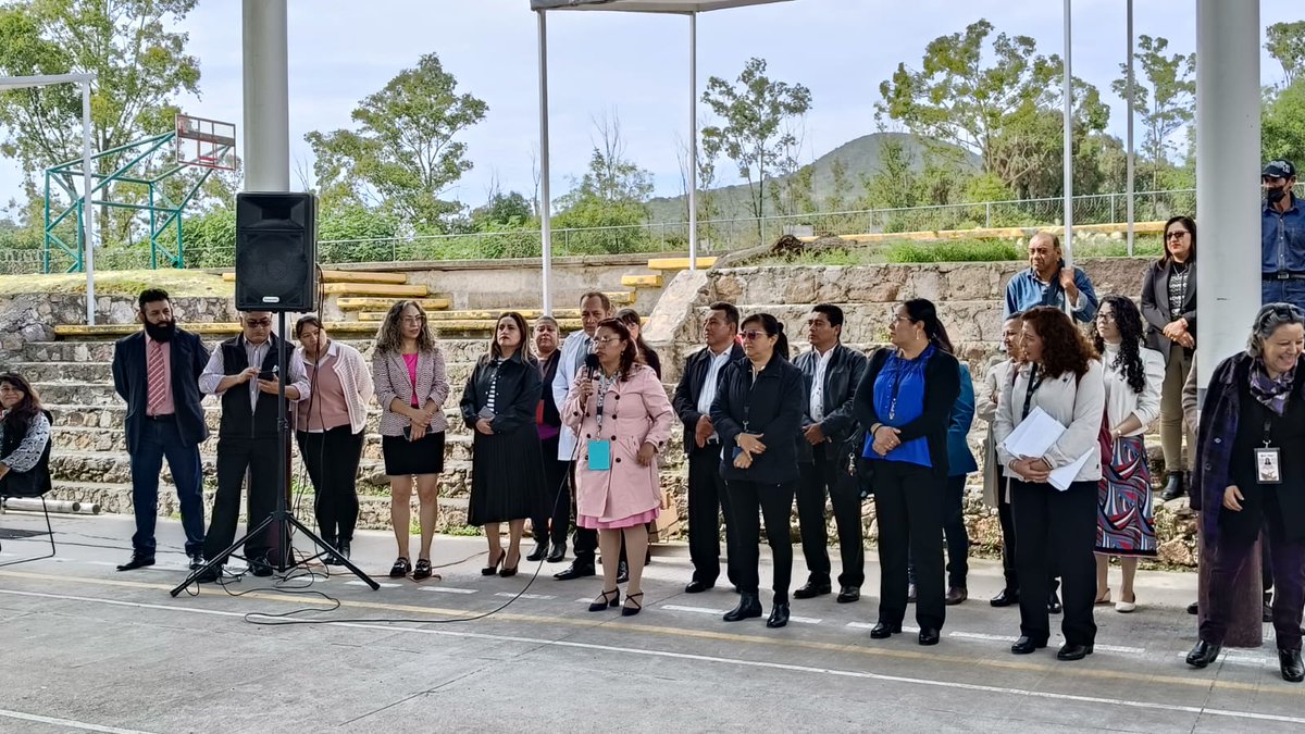 CecytemEcatepc's tweet photo. Hoy lunes 1 de septiembre de 2025 iniciamos actividades con la Ceremonia Cívica con nuestros alumnos, docentes y administrativos. #SomosCecytem https://t.co/8Nhmxr1PuH