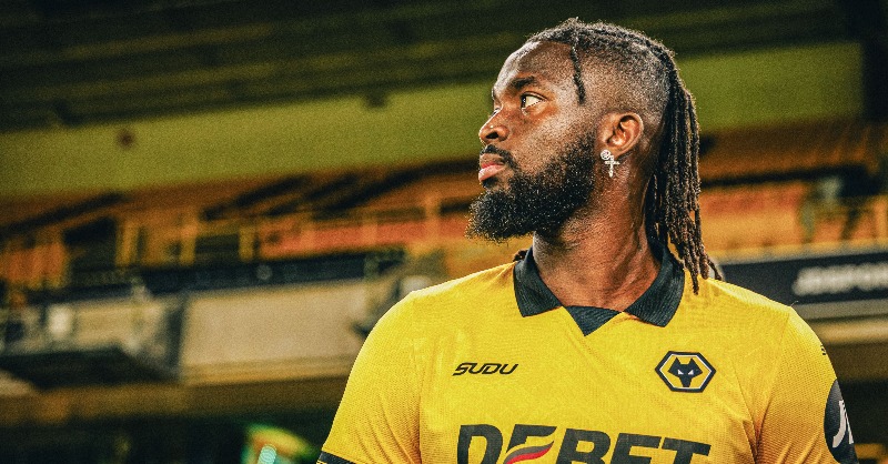 freebroadcast21's tweet photo. Transfer Update: It is from Golden Boot to gold and black 🐺

Wolves welcome Tolu Arokodare  to the pack 🤝 https://t.co/EptDffSJdV