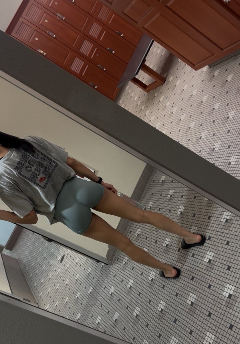 Showed up. Showed out. September work!
Just a little pre dust shake off! 💪🏽
1:00hr cardio - Bike
10 min stretch 
30 min - full body 
30 min sauna