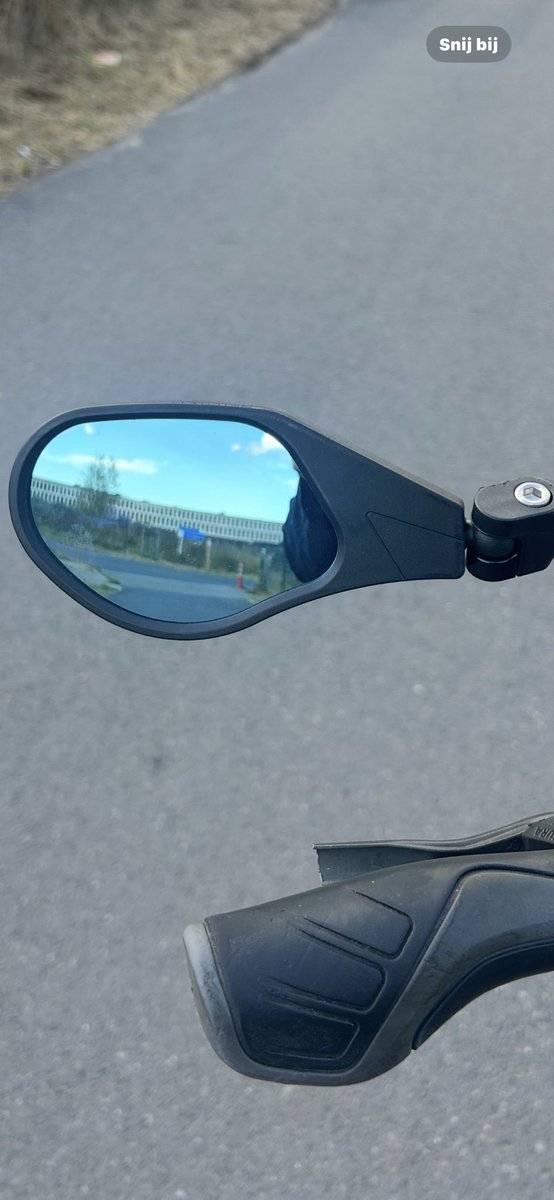 Spiegeltje, spiegeltje aan de wand. 
Wie heeft er de mooiste job van het land? <a href="/azgroeninge/">az groeninge</a> <a href="/8500Kortrijk/">Stad Kortrijk</a>