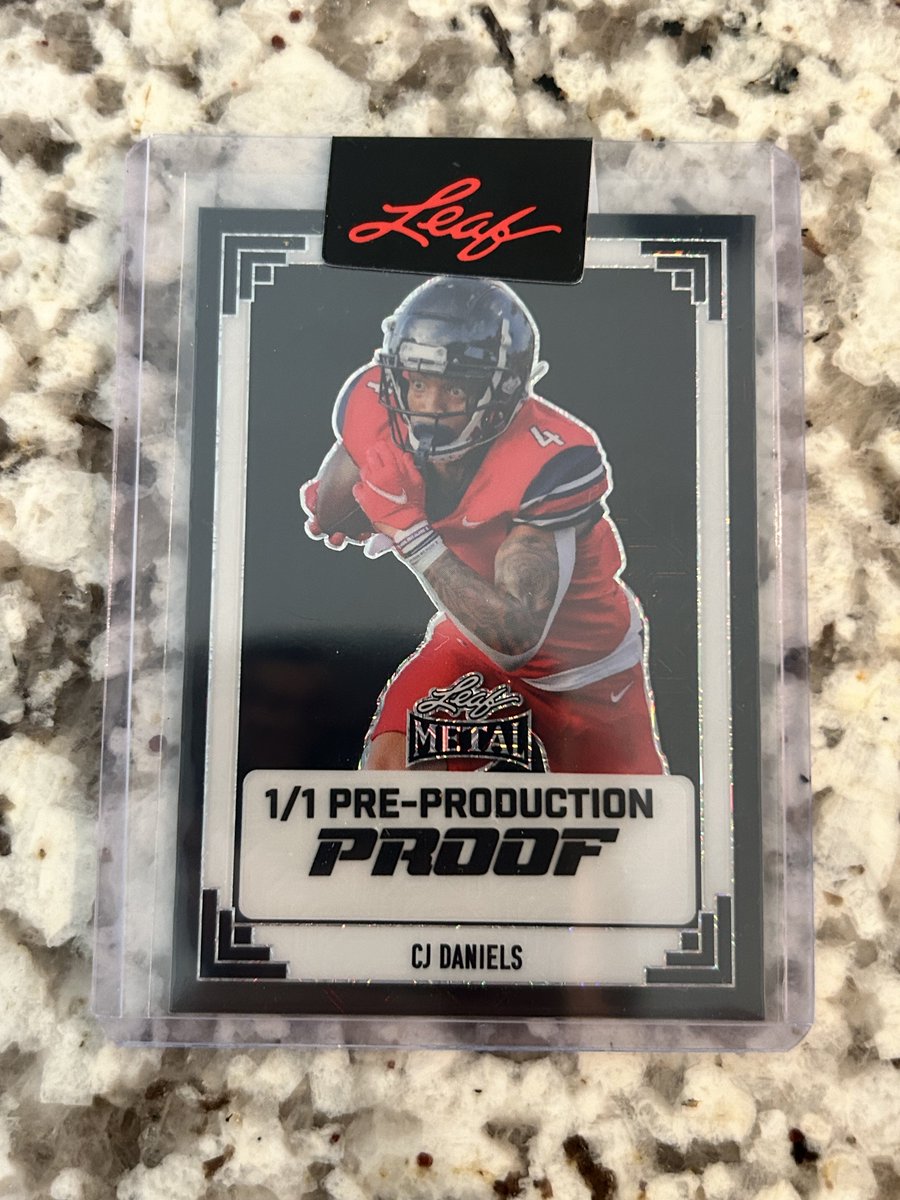 🎆 Giveaway 🎇 

Here’s a 1/1 Proof of CJ Daniels - the guy who made that amazing one handed catch against Notre Dame. 

Would you like it?

Just RT and Follow to be entered to win!