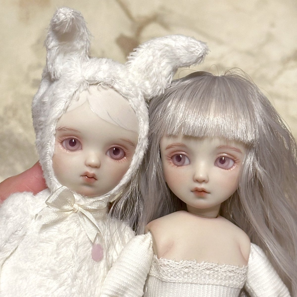 今日のおやすみ🌙

ちびムイちゃん、お届けすると「想像より小さい！」とおっしゃる方が多いです👀✨
そしてミュルミュールちゃん、実はちびムイちゃんとお顔のサイズが同じくらいなんですよ〜
鼻の長さや輪郭など、造形は違うけど、ミュルミュールちゃんも実物はみなさんの想像より小さいのかな〜🤔