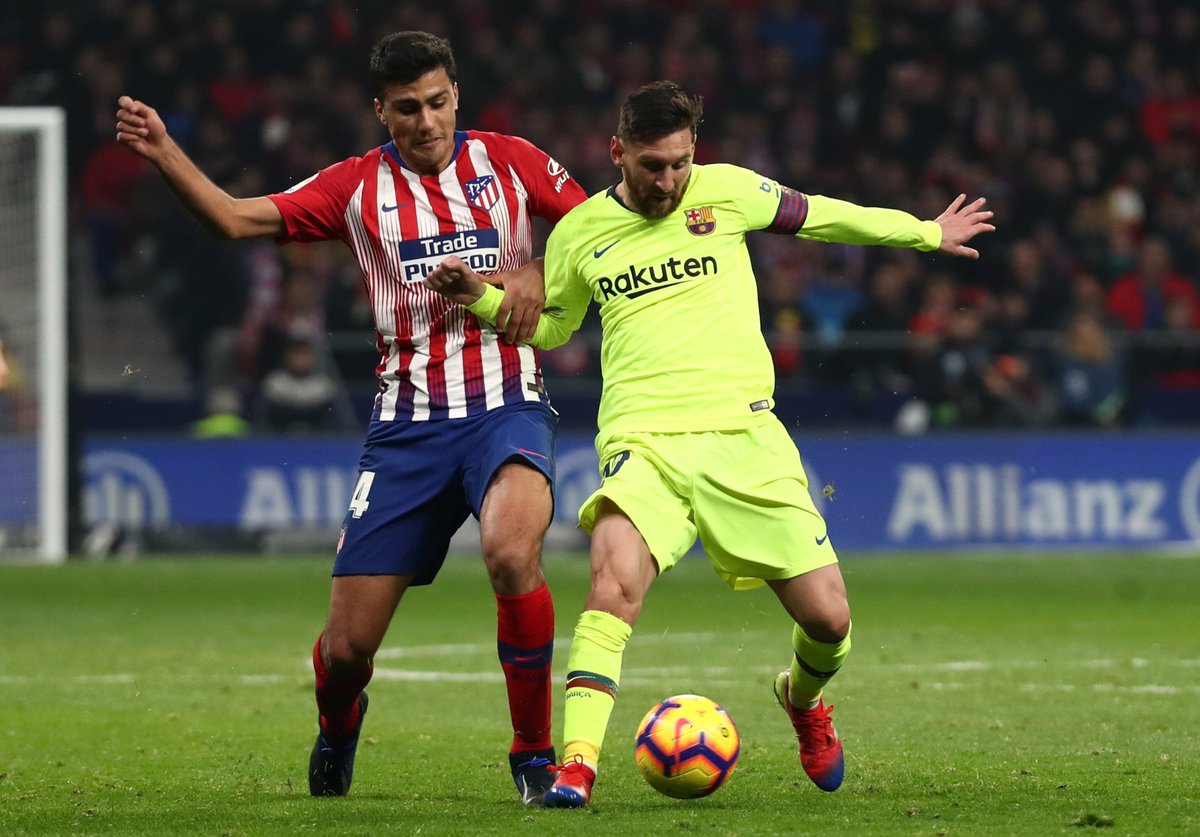 TouchlineX's tweet photo. 🗣️ Rodri: "The difference with Ronaldo and Messi is that with Ronaldo we were afraid what he could do in the box, with Messi we were afraid of him all over the pitch." https://t.co/CGQ35ipQKY