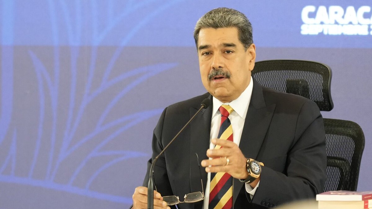 Presidente Maduro: Quieren imponer el supremacismo blanco como en la época de la colonización

#MondayMotivation
#ItStartsInNodKrai
#NoSomos1S
 venezuela-news.com/presidente-mad… vía <a href="/AgenciaVNews/">Agencia Venezuela News</a>
