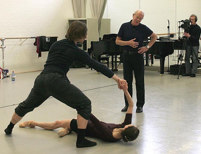 Watch bambi's leaked NSFW photo on TwXstars