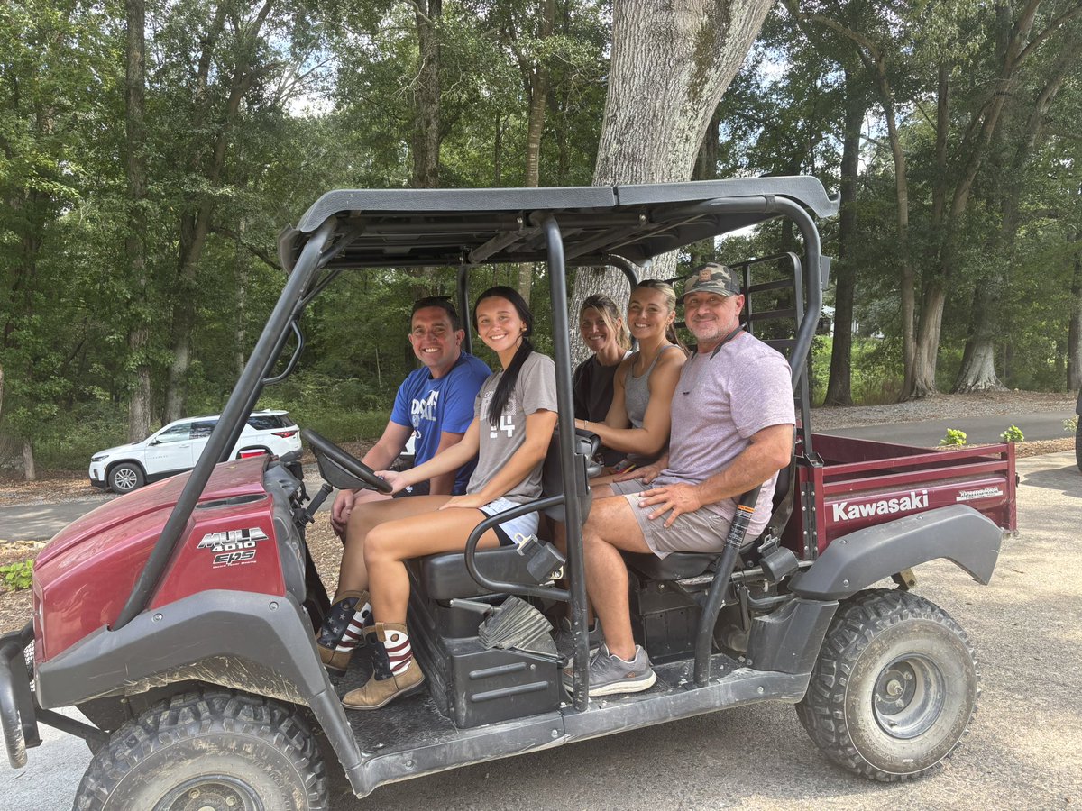 Got to show <a href="/SamPurcellMSU/">Sam Purcell</a> my stomping grounds today😄 he had a blast! <a href="/HailStateWBK/">Mississippi State Women's Basketball</a> <a href="/coachnsmallwood/">Natasha Smallwood</a> #country #smallwoodfarms