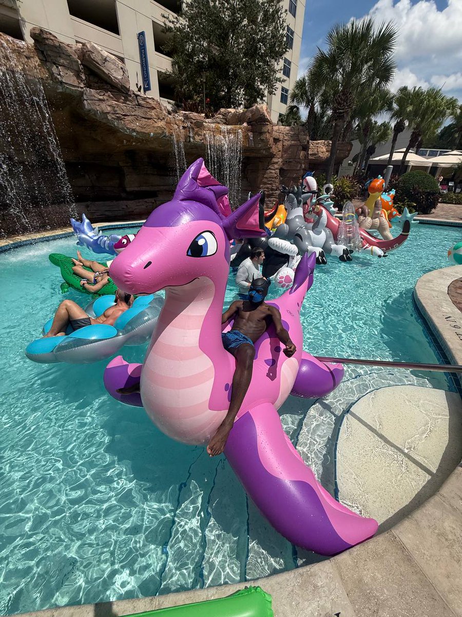 CSol45's tweet image. Heehee! They let me ride the plesiosaur!

#megaplex2025 #pup #puphood #humanpup