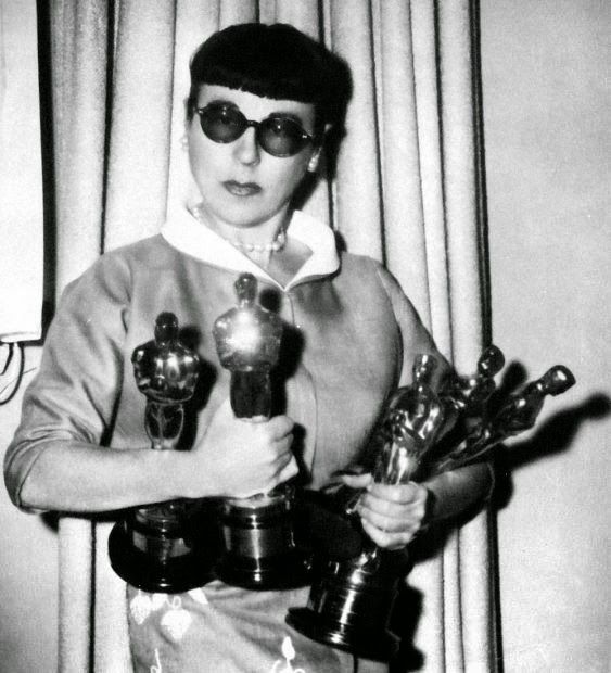 TCM_Party's tweet image. TCM in September! LINKS 🗓️ Monthly Highlights [PDF] bit.ly/4p09MSm 🍿 Programming Sked bit.ly/3Vt2c5b 📙 A to Z [PDF] bit.ly/4n8VVHE #SOTM Peter Sellers on Mondays. Edith Head on Wednesdays. Interracial Romance with Donald Bogle on 9/5 &amp;amp; 9/12. THE…