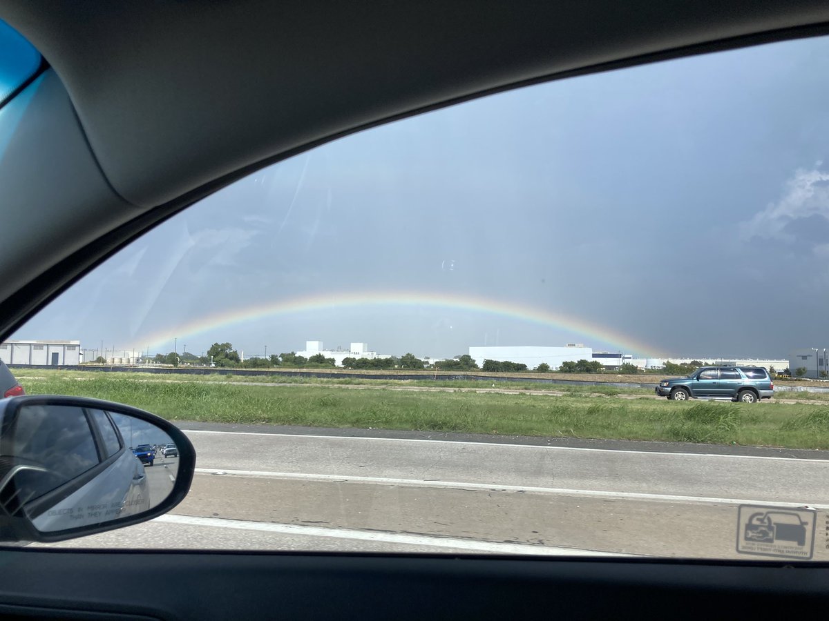 Spotted outside of Burleson, TX a few minutes before 5pm. There was a secondary rainbow starting too that the camera didn’t pick up.  #txwx <a href="/TxStormChasers/">Texas Storm Chasers ⚡</a> <a href="/spann/">James Spann</a>