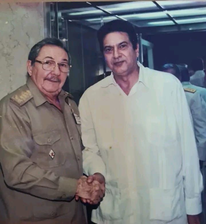 🇨🇺| Fredesmán Turró es un cubano vietnamita. Aunque sus documentos personales solo lo acrediten como cubano, él no duda en llamar a la  tierra de los anamitas su segunda Patria.

🔗| En el enlace compartimos su historia personal y sus valoraciones

presidencia.gob.cu/es/noticias/si…