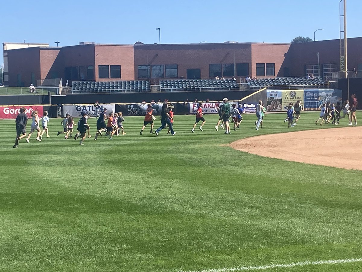 tracyswartz's tweet image. Via @southshoreline, we took our first visit to Gary, Indiana, to see the @railcats play … and win!

Easy walk from the train station, tho not much going on around the stadium, no kids games but they could run the outfield in the 5th inning, decent giveaways + concessions