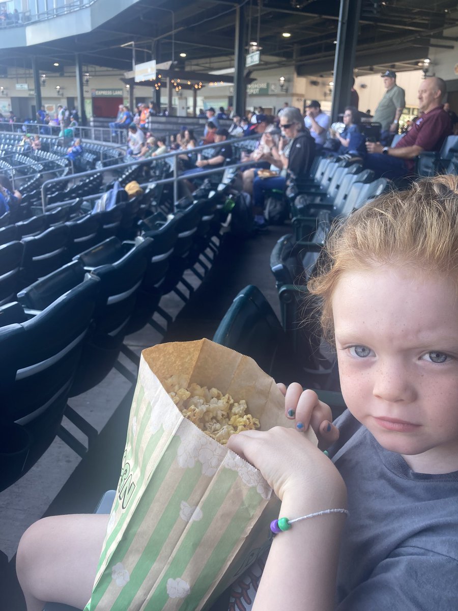 tracyswartz's tweet image. Via @southshoreline, we took our first visit to Gary, Indiana, to see the @railcats play … and win!

Easy walk from the train station, tho not much going on around the stadium, no kids games but they could run the outfield in the 5th inning, decent giveaways + concessions