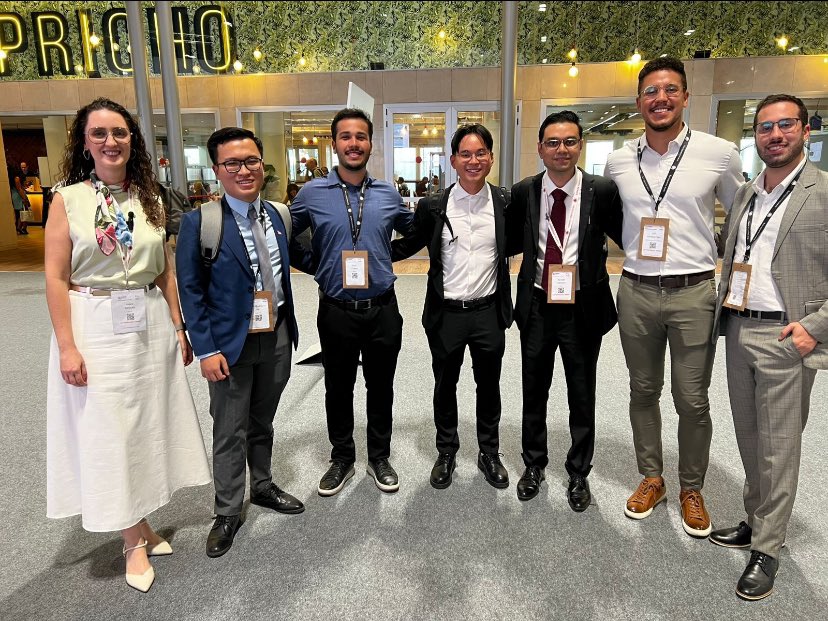 Presenting again at my favorite cardiology conference #ESC2025! 🫀⚡️

What a fun time! Huge thanks to my colleagues and mentors who made this possible 🙏🏽

<a href="/MayoClinicCV/">Mayo Clinic CV</a> <a href="/DrDeese99/">Christopher DeSimone, MD, PhD</a> <a href="/abhishek_mbbs/">Abhishek</a> <a href="/metaacademy_ofc/">Meta Analysis Academy</a> <a href="/RCardoso_MD/">Rhanderson Cardoso</a> <a href="/VizentinVanessa/">Vanessa Karlinski Vizentin, MD</a>
