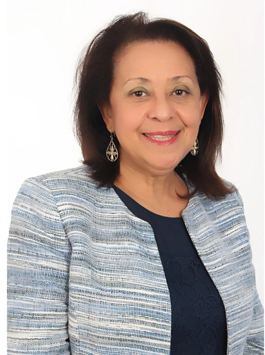 BarrowAlberto's tweet image. La diplomacia panameña con rostro de mujer. Deus Navarro suma tres décadas de andadura en el mundo de las relaciones internacionales. Acaba de publicar sus memorias en el libro titulado LA AFORJA. Mucho por conocer acerca de los entresijos en nuestra madeja diplomática. ¿Ética?