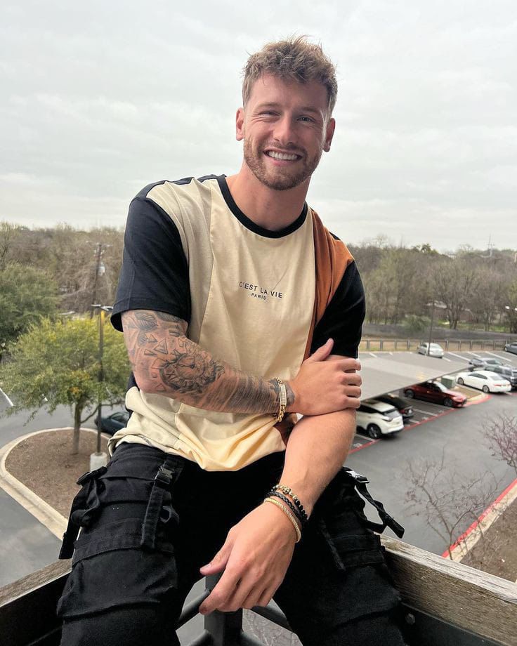 ruby24568's tweet image. alway laughing