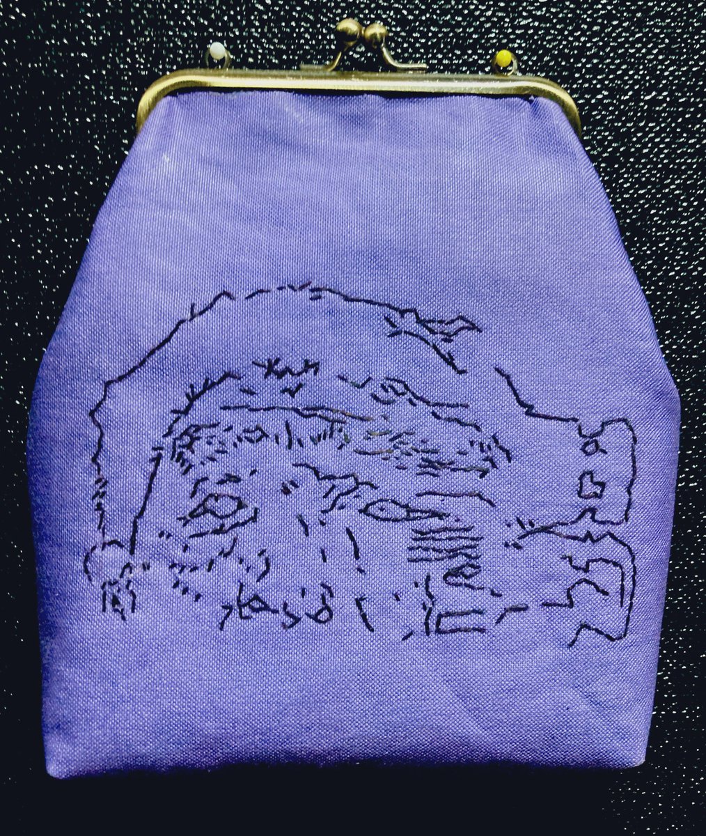 HermitProject's tweet photo. 顔を引き伸ばしました👛
#紫
#がま口
#初めてのがま口
#手刺繍
#顔刺繍
#purple #gamaguchi #faceembroidery https://t.co/RG6HcCWI0A