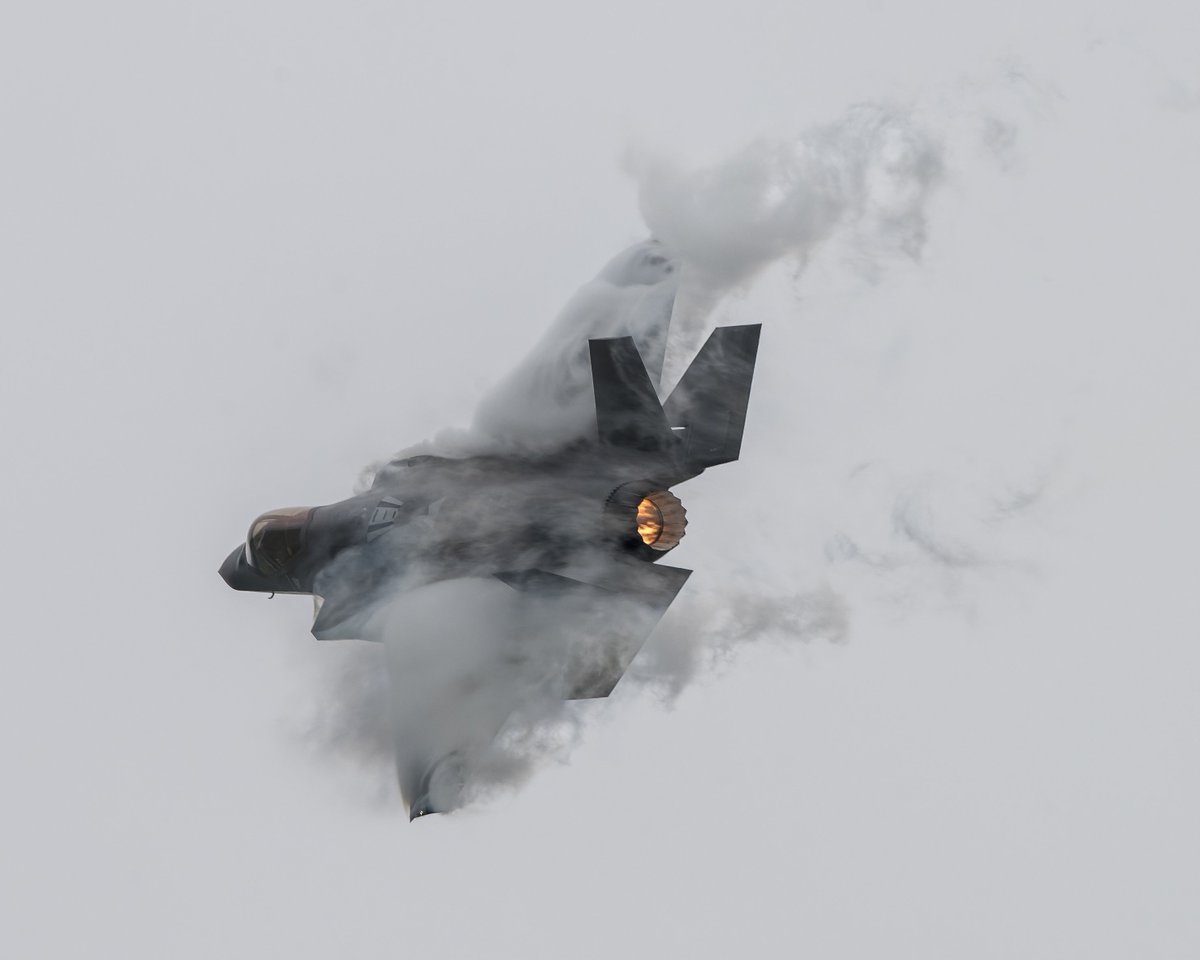 Densyo03965096's tweet image. おはようございます😊
本日も宜しくお願いします✈️
#F35A