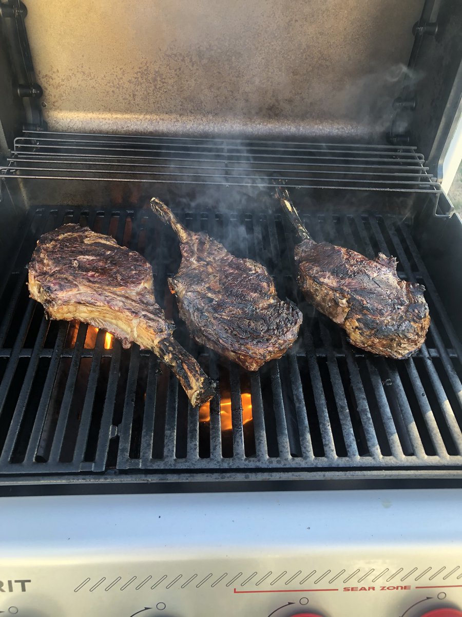 unknowncomic2's tweet image. 2010 Rauzan Segla, 1 hour decant singing, with Prime Tomahawk Ribeye, Lobster Tails #endofsummer
@AmauryCarrasco 
@jwalkermobile 
@MoutonIsAClaret 
@uptowntim88 
@BartlettBacchus 
@silvano10