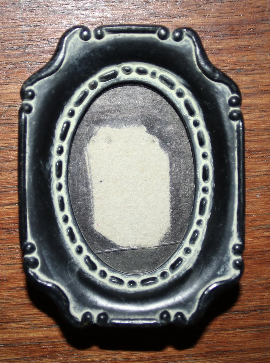 TasmanianBeaut's tweet image. A busy day packing up sales yesterday but I still found some time to find some new treasures. Available now at tasmanianbeauties.com.au #gothicframes #smallframes