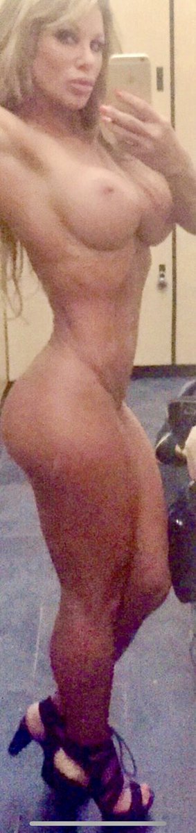 Hope everyone had a relaxing weekend! #goldsgym  #fitness #milf