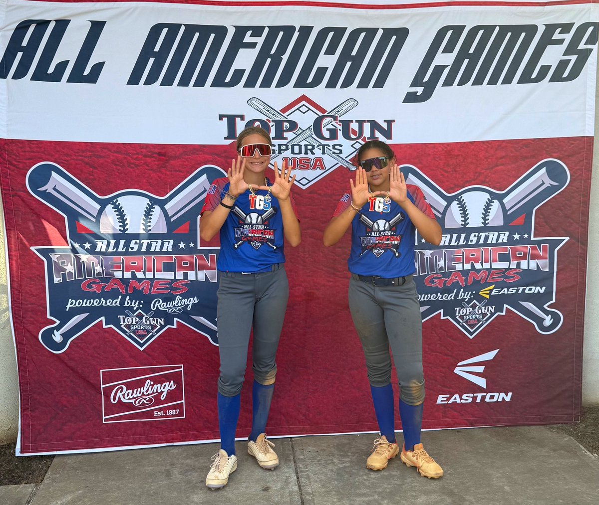 Unity12U's tweet image. CHAMPIONS! 🏆 Rae & Harp take the 12U Gold Bracket at the Top Gun Sports All American Games!
Rae: .571, 4 RBIs, 4 Ks
Harp: .600, 4 RBIs, 2 3B, HR
@VAUnitySB @UnityCoachJosh @Unity12U @unity14upiercy @HarperDenato30