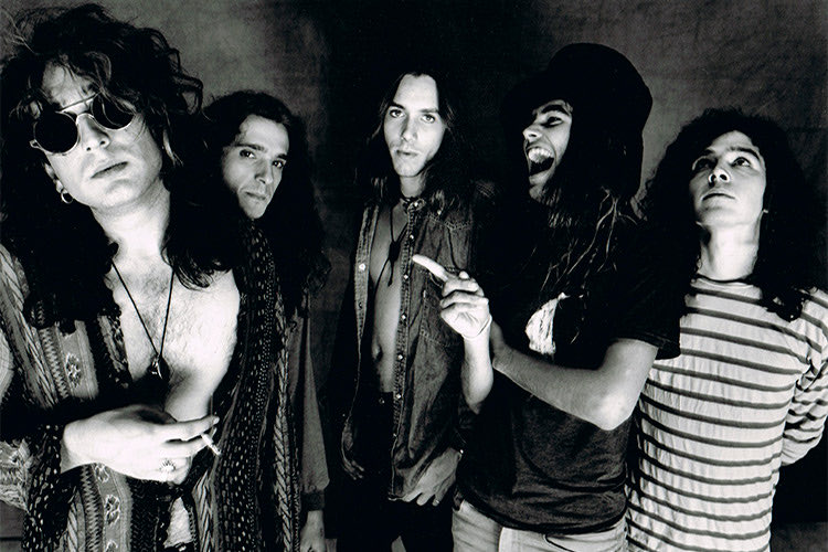 61. ¿Quién cojones son Buenas noches Rose? (2025)
Le tenía muchas ganas al documental de los Rose. La danza de araña fue un disco de culto. Dedicado a los que dicen ahora que La oreja de Van Gogh era lo alternativo. 
Y como dice Alfa al final, tampoco es para tanto.