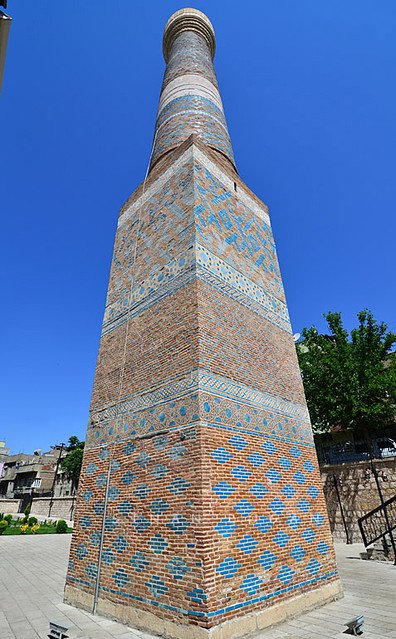 Selçuklu mîmarîsi Türk mâvisi • Kadim Türkmen şehri Siirt Ulu Camii.