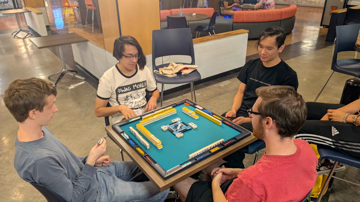 IlliniFurs tweet media