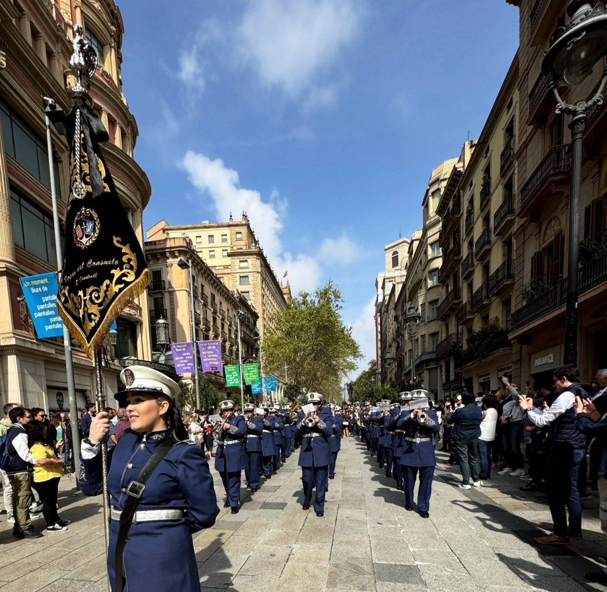 Se acabaron las vacaciones 🎶💙

Mañana retomamos nuestros ensayos con la ilusión de siempre y las ganas renovadas. Encaramos nuestro 15 aniversario.

¡Nos vemos para seguir haciendo música juntos!

#QueSueneConsuelo