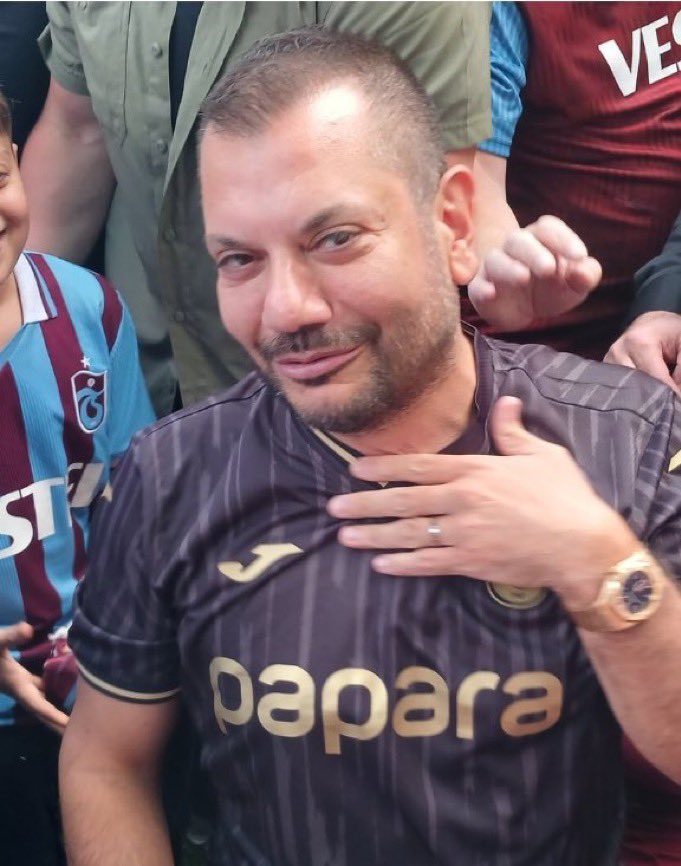 SEN DEĞİL KULÜP 3 kişilik grubu yönetmekten aciz bi adamsın #UğurcanıSatanİstifaEtsin