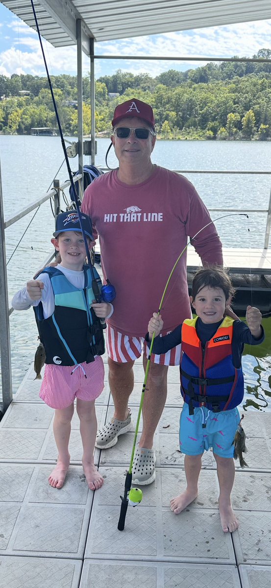 sseatenn's tweet photo. Great time on the lake with these boys over Labor Day weekend! https://t.co/dQQg3pWIFU