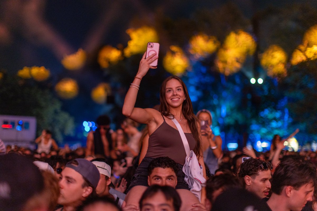 1 mois déjà 🥺 mais seulement 335 jours avant de s’y retrouver ☀️
-
It’s been a whole month???? 🥺 335 days until we do it all again 🫶

📸 IG : productionsnovak, rousseaufoto &amp; susanmossphotography