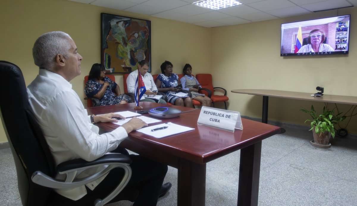 📌Participa Ministro a.i. de Relaciones Exteriores de #Cuba, <a href="/GerardoPPortal/">Gerardo Peñalver Portal</a>, en Reunión Urgente de Cancilleres de la CELAC, sobre el despliegue militar en el sur del Mar Caribe.

Lea la intervención completa: 👇

🔗cubaminrex.cu/es/participa-m…