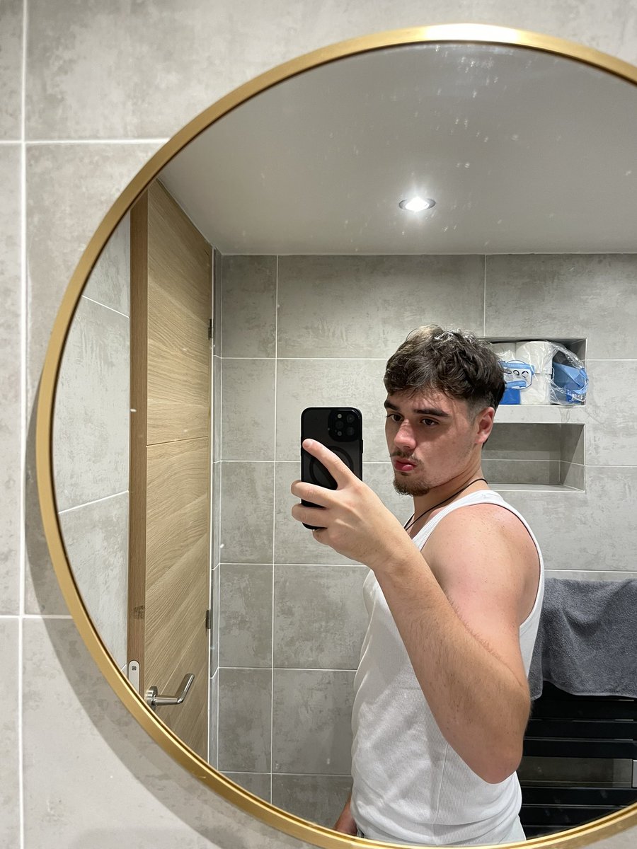 beqaaa🇬🇪 tweet media