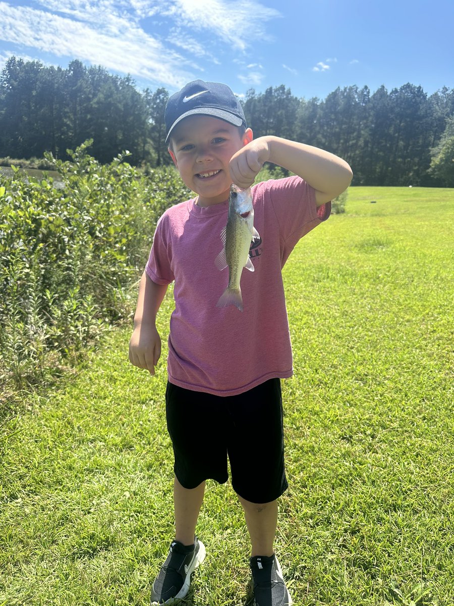 coach_mcclain25's tweet image. Thankful for a great practice this morning @BHP_Football , then a little 4 for 4 action with my dude on Labor Day! #separate