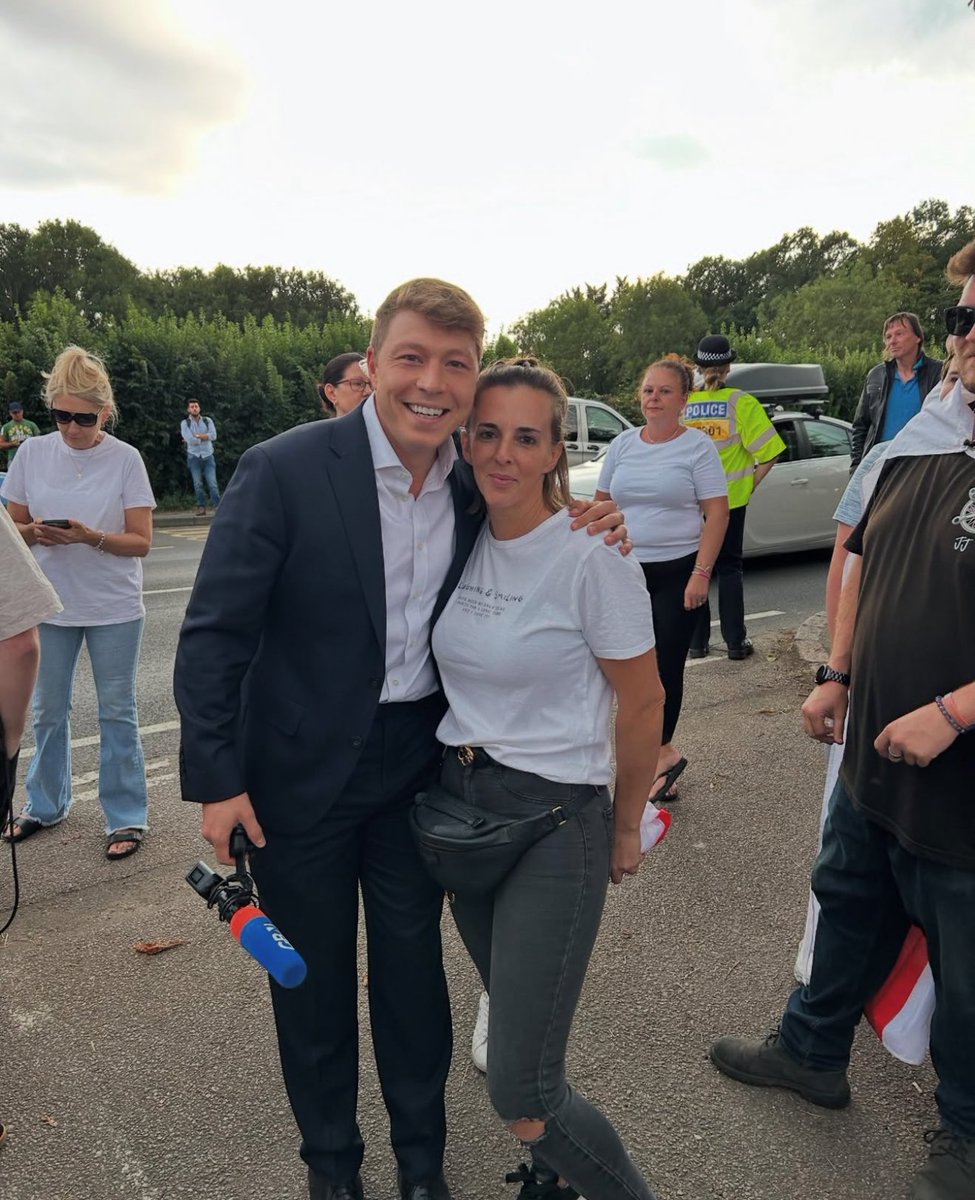 🚨BREAKING: SARAH WHITE HAS FINALLY BEEN RELEASED 🙌🏼🚨

Give her some love &amp; support <a href="/ReformSarah/">Sarah White</a> ❤️🇬🇧 <a href="/TRobinsonNewEra/">Tommy Robinson 🇬🇧</a> <a href="/elonmusk/">Elon Musk</a> <a href="/orlaminihane/">Orla Minihane</a>
