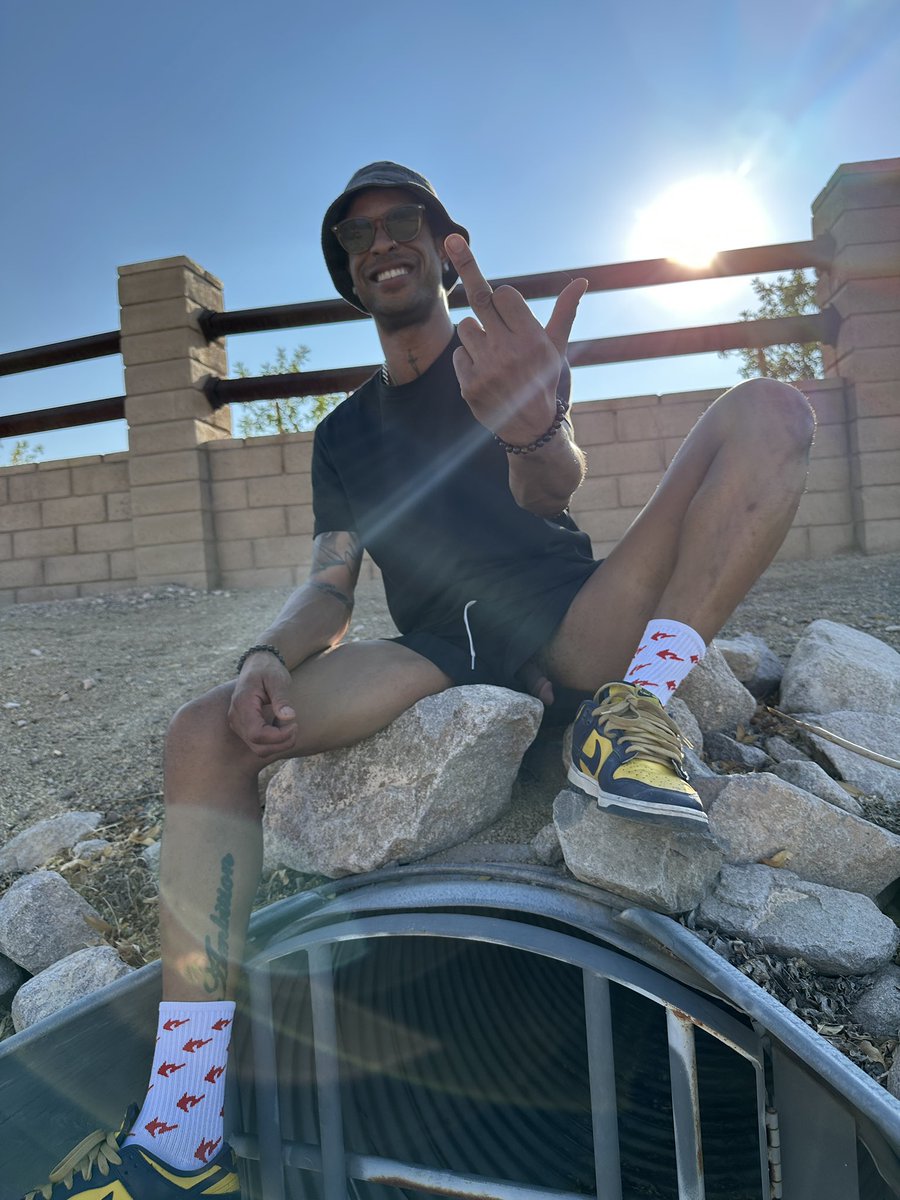 Bussin 🌰 and handling business