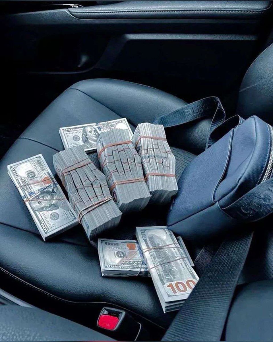 nabi_samshul's tweet image. Absolutely! Dreams really can come true! 🎉 Andrea Garvey hitting that TRIPLE JACKPOT of $1,000 is just fantastic! It&apos;s like a double celebration with the $50,000 win from Michael J Weirsky too! Lucky her! 💰 Keep those winning vibes flowing!