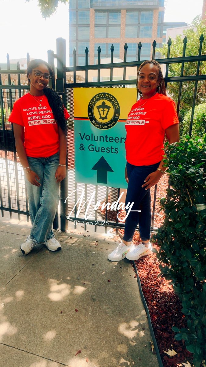 SmithTeaches2's tweet photo. Give back.
Volunteer.
Help others.
It feels good.
Happy Monday.💛☀️
#AtlantaMission #MySistersHouse #HopeLivesHere https://t.co/CudAntsdy7