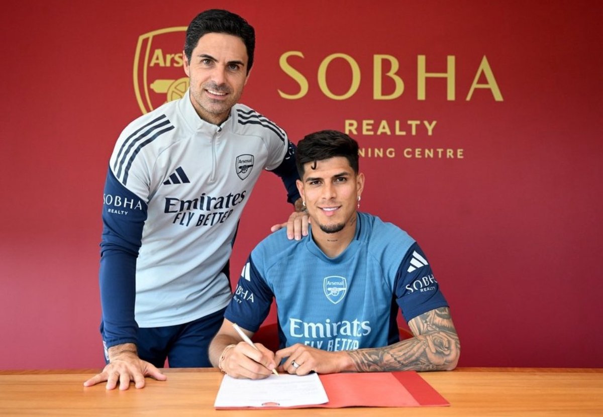 Piero Hincapié - deal done and sealed from Bayer Leverkusen.

He's The Gunners' new center back👍
#SportsDesk 
TikTok: <a href="/prince/">Prince</a>.davis.akii