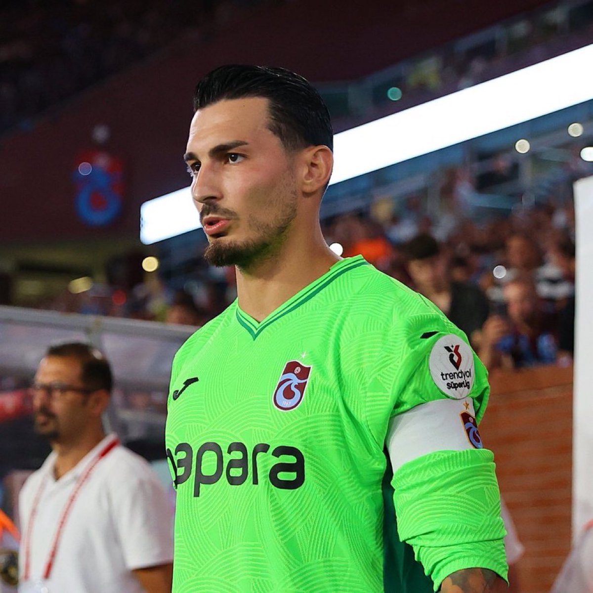 Yönetimin kepazeliklerini bu çocuğa ödetmeye hakkımız yok. Bu saatten sonra sonuna kadar destekleyeceğiz.