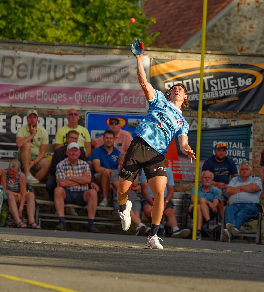 MVP del torneig 😳🏆 No m'ho crec. Gràcies al meu equip 🙏 

75 anys d'aquest torneig mític, el MAURICE DU SIRAULT.

I un valencià ahi jugant 😅⚡️

Un dia memorable, que recordarem 🙌 Sota la mirada de Jacky, l'organitzador que ens ha deixat fa poc i segur està orgullós 🥹