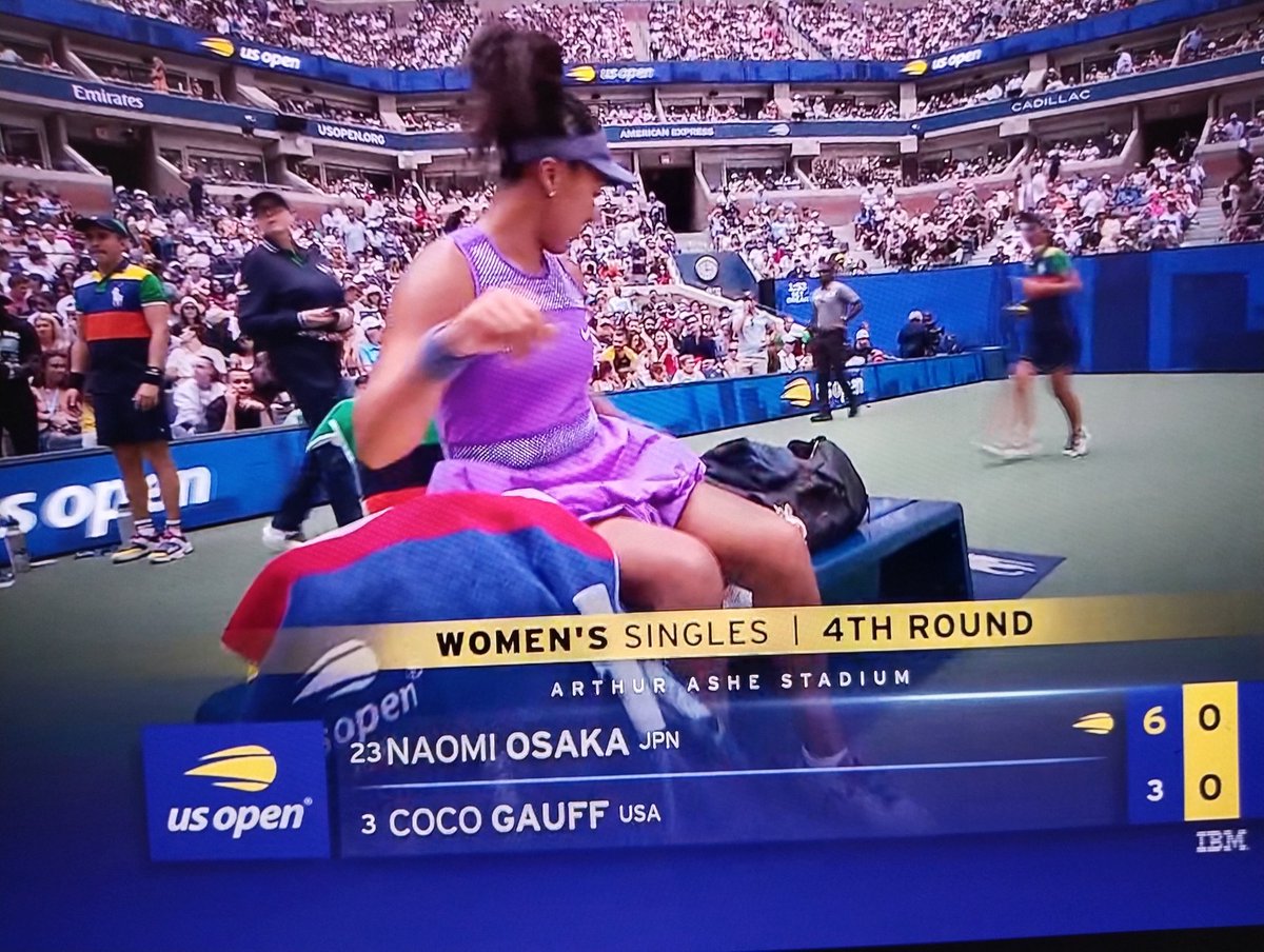 Double-Fault by Coco Gauff hands Naomi Osaka the 1st set 6-2

Gauff served 3 DF 

Osaka won 9/11 of 2nd serve points

#USOpen #USOpen2025