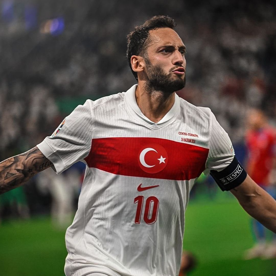 🟡🔴 ÖZEL BİLGİ 

Hakan Çalhanoğlu, “Transfer yarına yetişmezse ocak ayına kadar Şampiyonlar Ligi’nde oynamasam da olur. Ben beklerim” dedi.

💥 Inter’e giden teklif: 5 milyon Euro kiralama ve 10 milyon Euro zorunlu satın alma opsiyonu