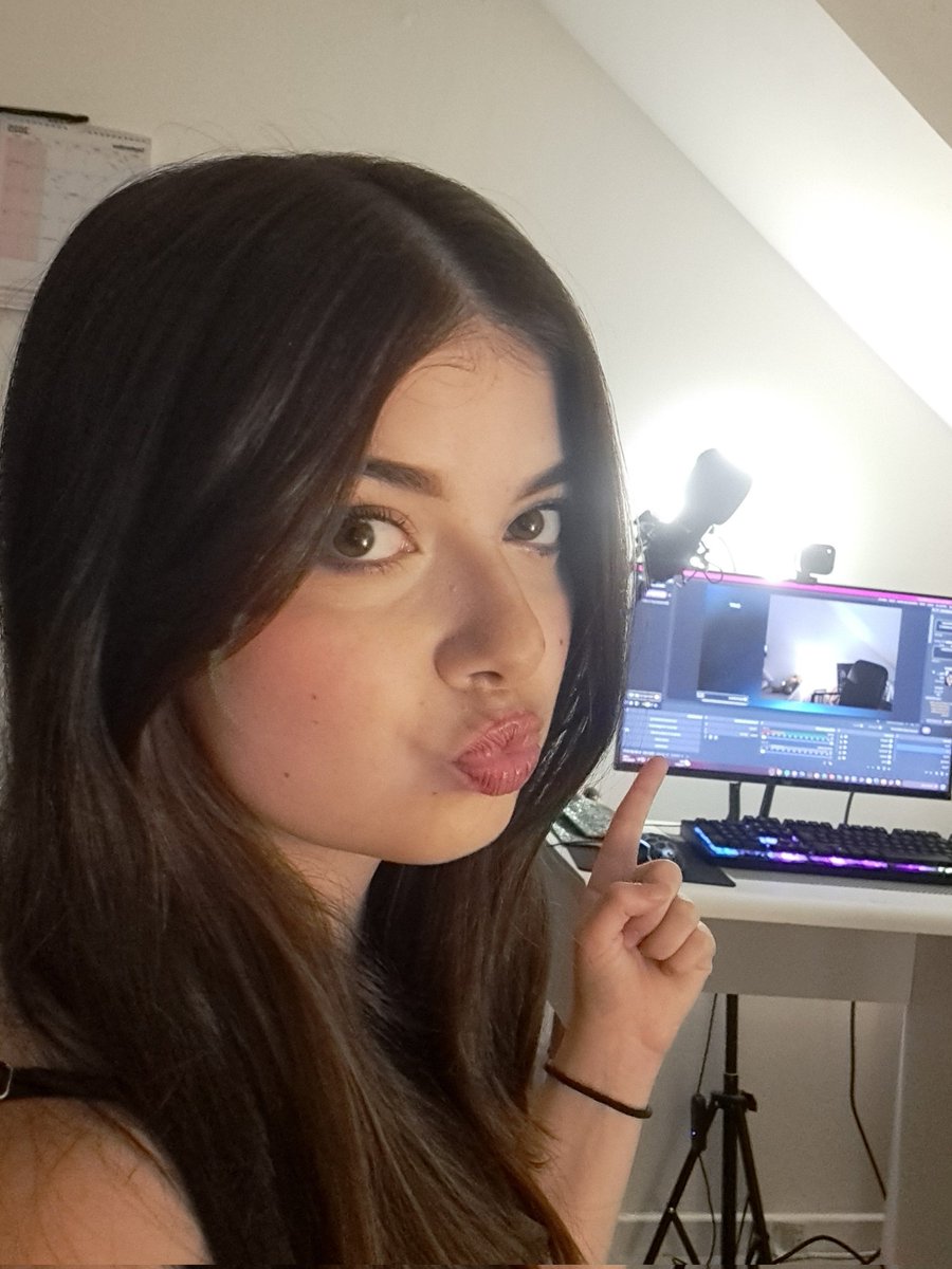 _Nevhee's tweet photo. J'ai lancé le stream 
https://t.co/uxkfl7za19 https://t.co/CVU1y39WWS