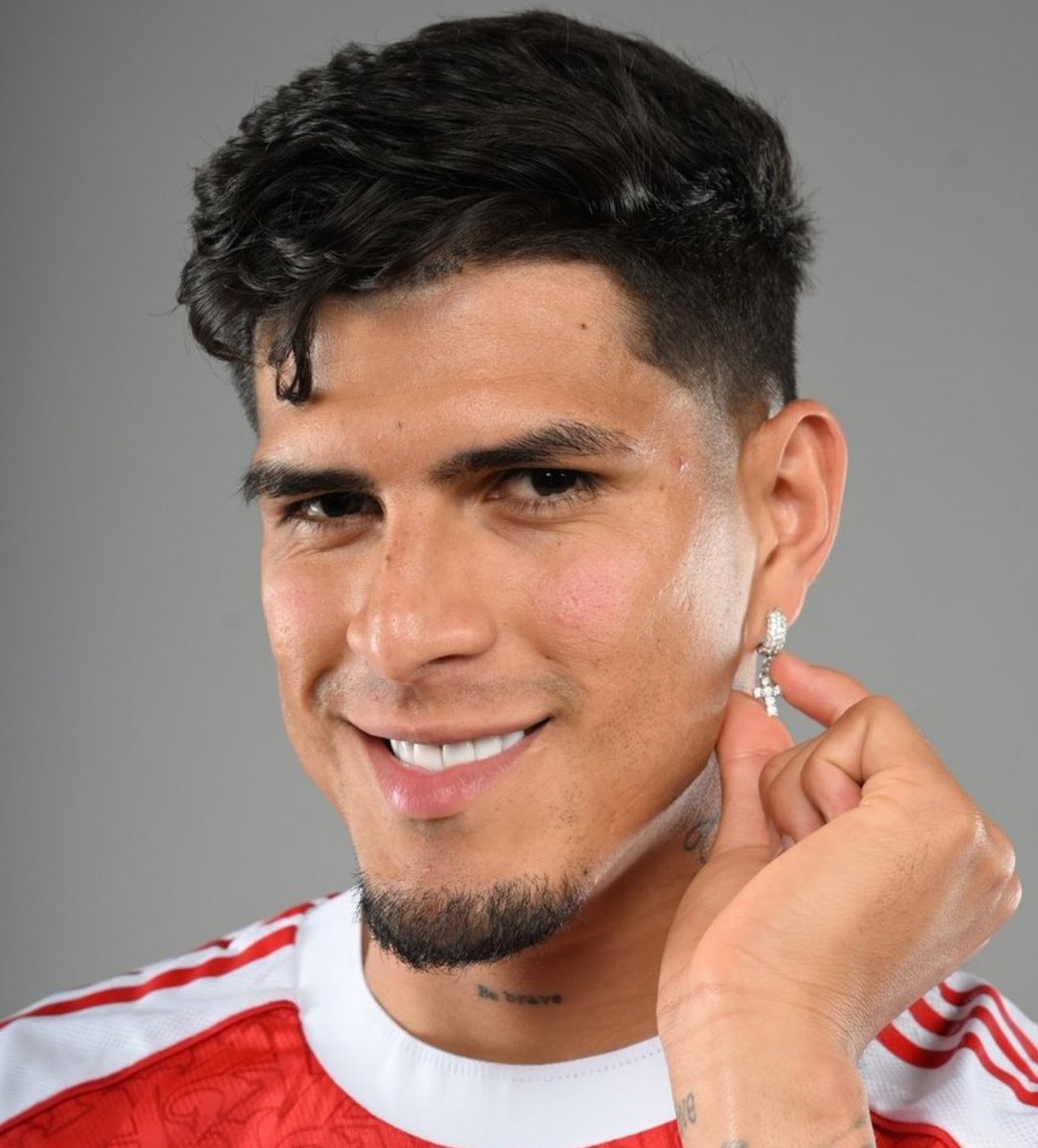 DailyAFC's tweet photo. #PH5💎 https://t.co/yOBBm0Wp6M