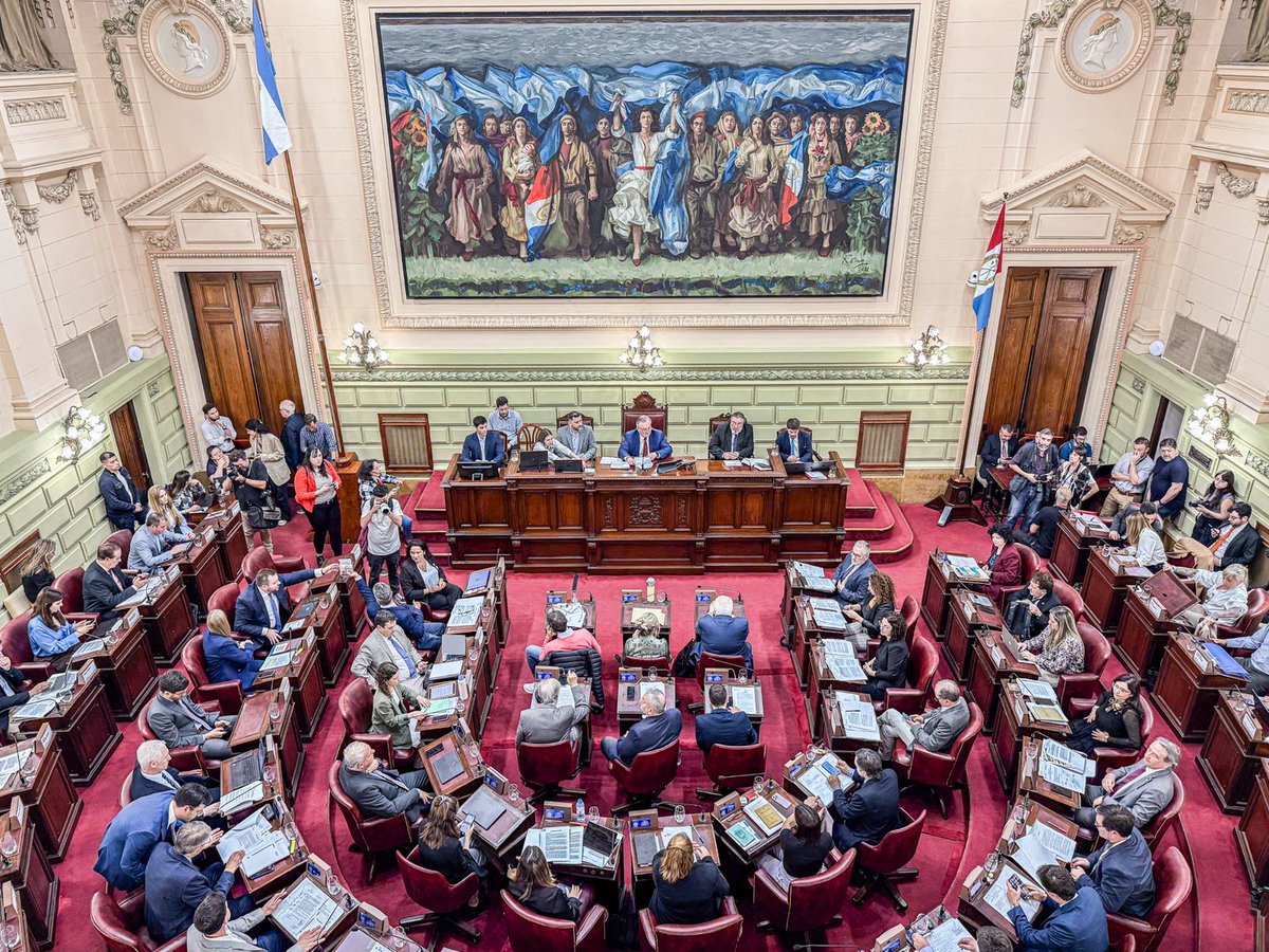 Dictámenes definitivos sobre Funcionamiento del Estado

En su 7ª sesión plenaria, la Convención Reformadora de la Constitución de Santa Fe aprobó 11 dictámenes definitivos que modifican artículos vigentes e incorporan nuevas cláusulas.

🔗 santafe.gob.ar/ms/reforma-con…